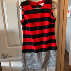 Super flattering sleeveless summer dress